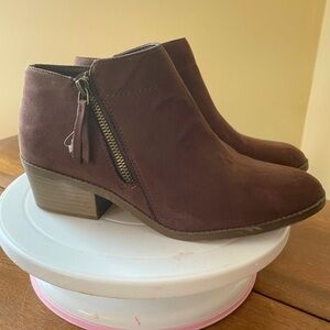 NWOT George Women’s West Brown Chelsea Boots 8